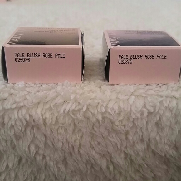 MK Cream Eye Color Pale Blush - Picture 2 of 4